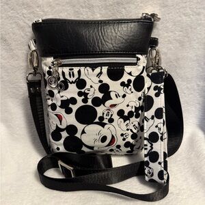 Iconic Street Classic Crossbody